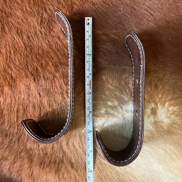 two wall mounting coat or purse hooks - Picture 2 of 5